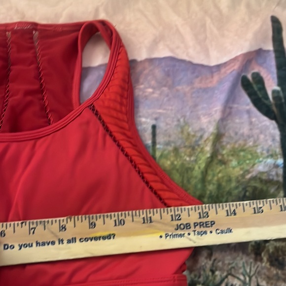Fabletics Red Sports Bra 🌵 - Picture 4 of 7